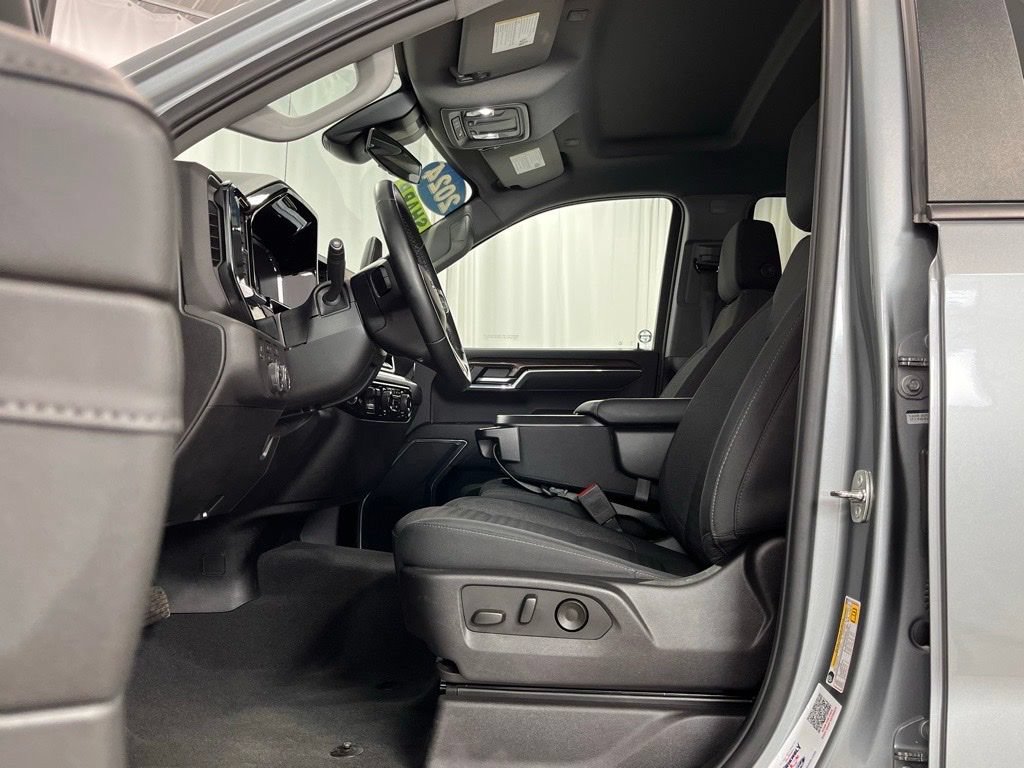 Used 2024 Chevrolet Silverado 1500 RST AWD/4WD image 10