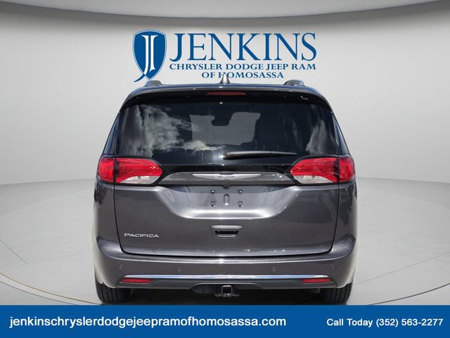 Used 2020 Chrysler Pacifica Touring-L Plus FWD image 6