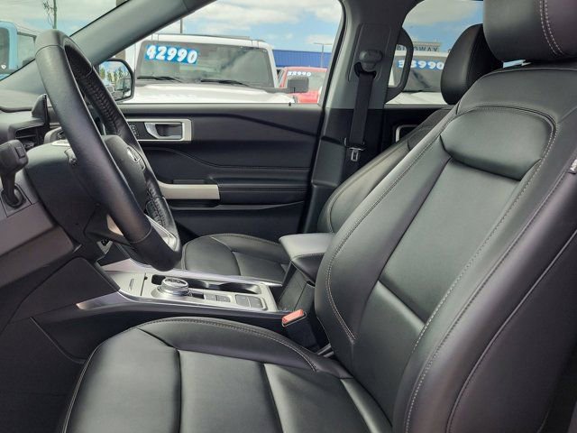 Certified 2022 Ford Explorer XLT w/ Equipment Group 202A image 25