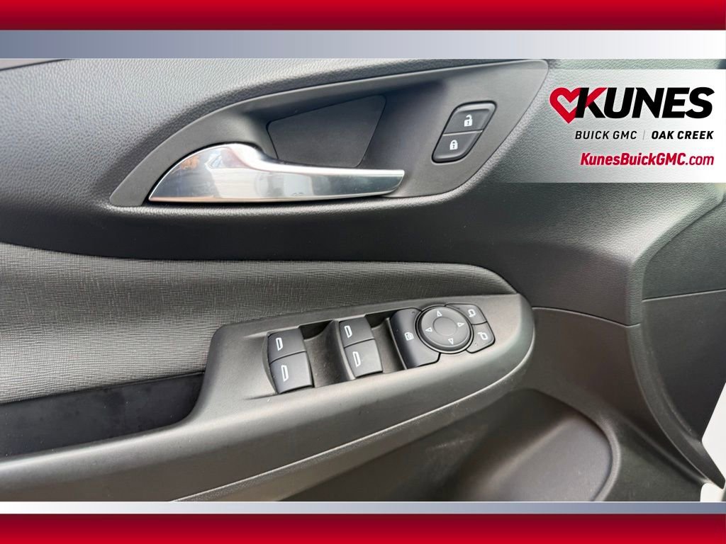 Used 2025 Buick Envista Preferred image 4