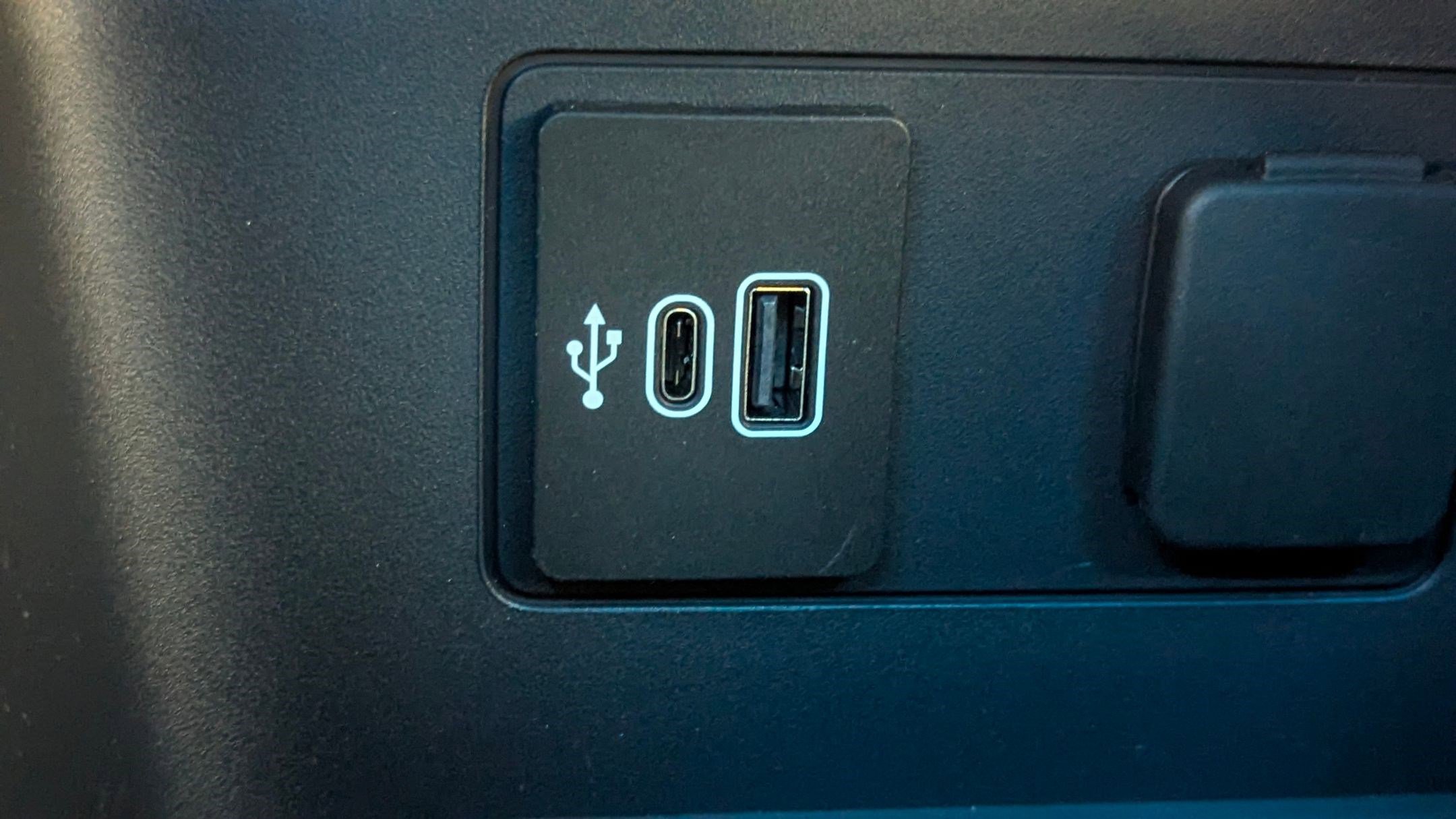 New 2026 Ford Explorer ST-Line w/ ST-Line Street Pack image 28