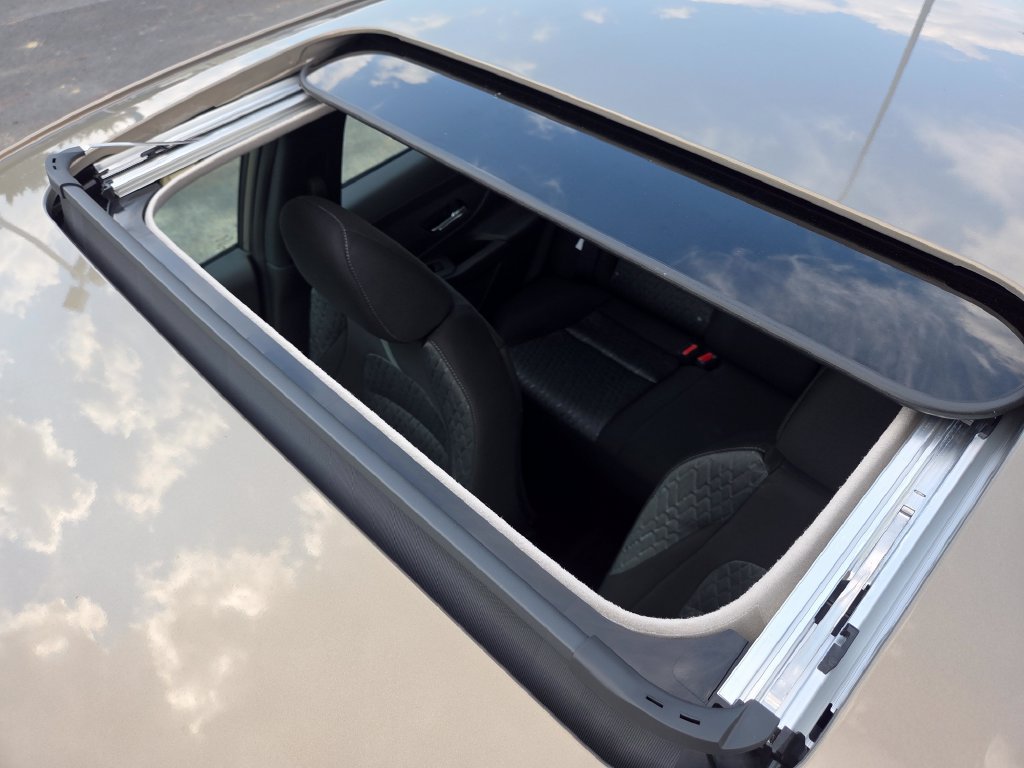 New 2027 Nissan Sentra SV w/ SV Convenience Package FWD image 3