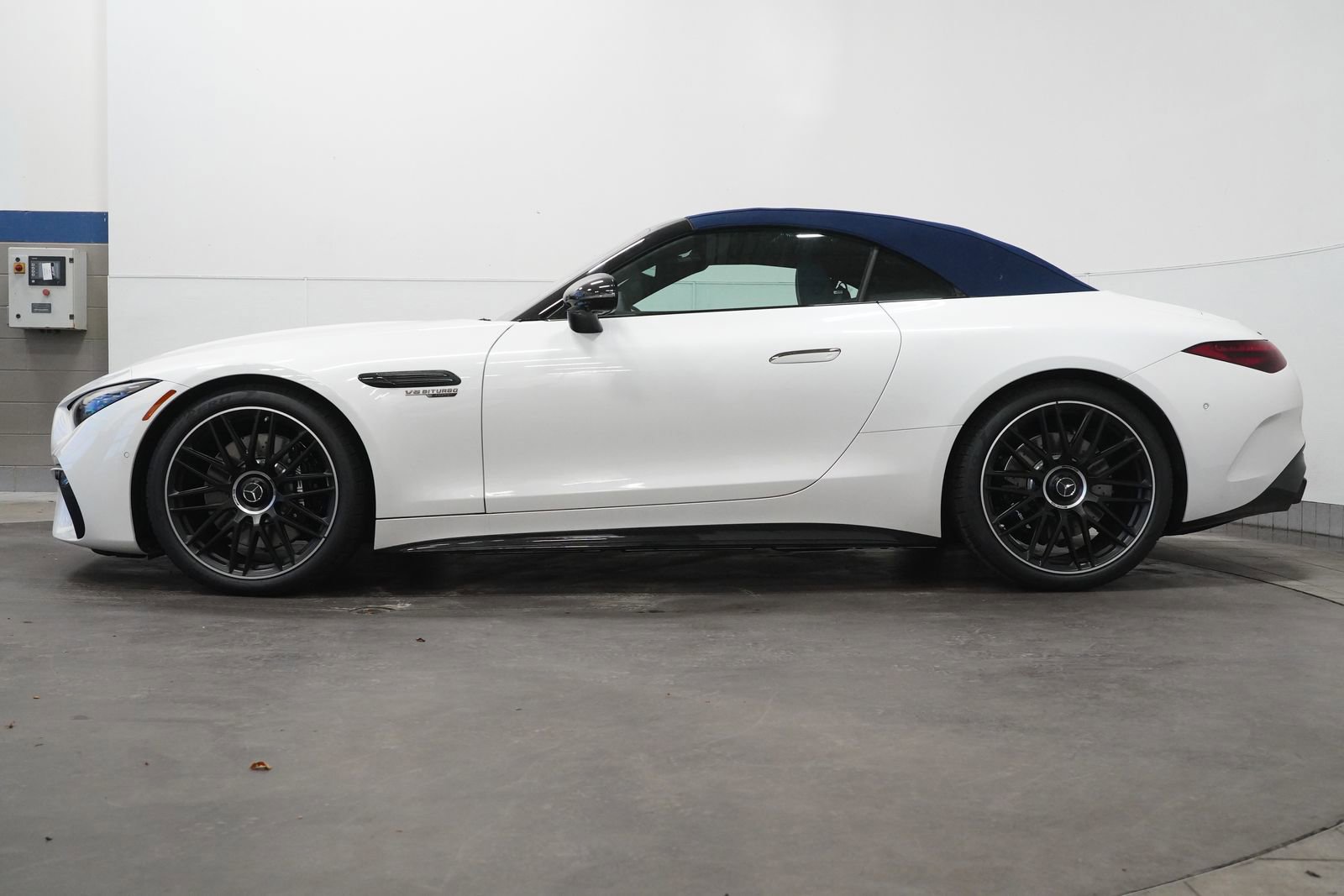 New 2026 Mercedes-Benz SL 63 AMG 4MATIC image 12