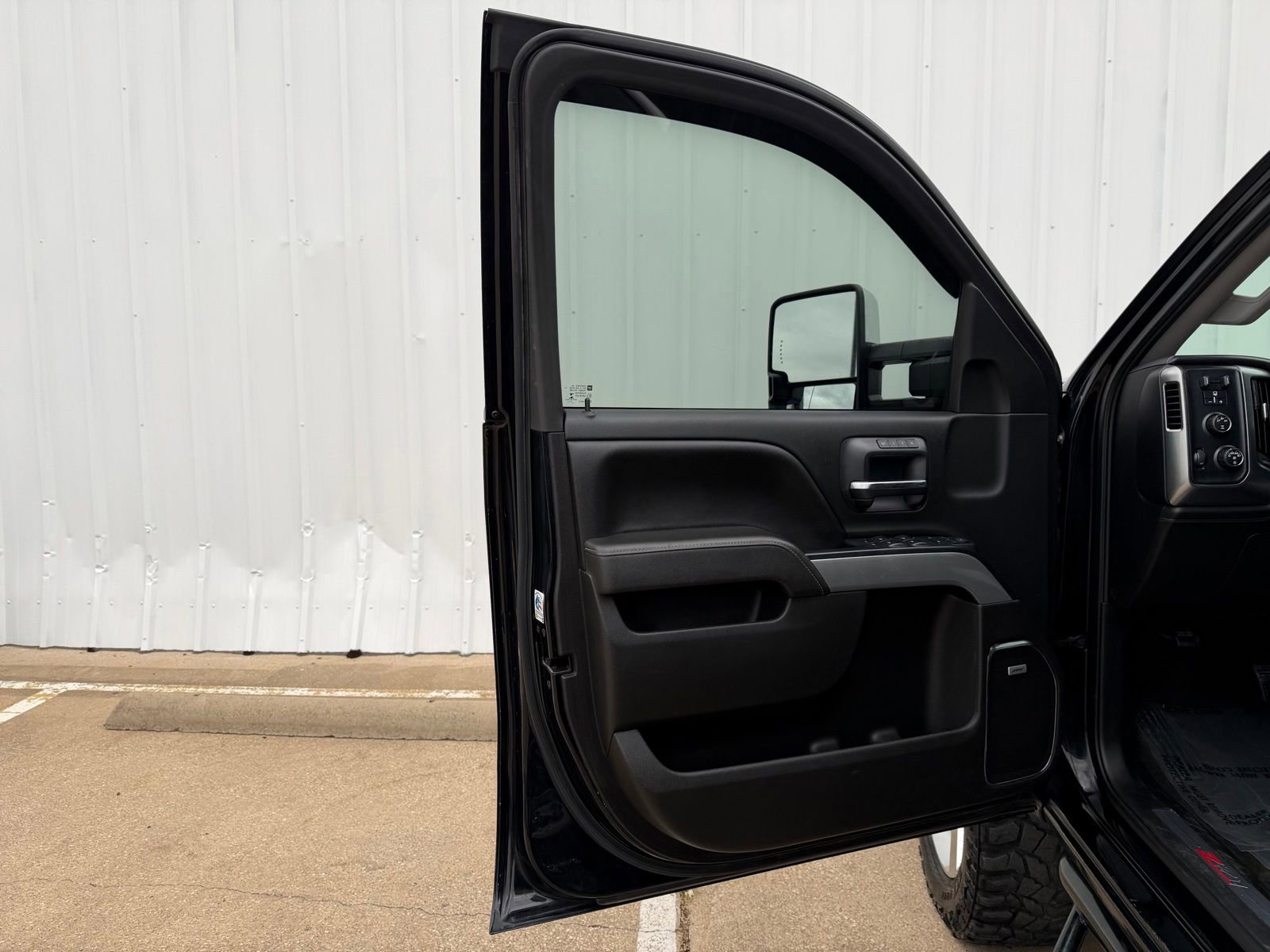 Used 2016 Chevrolet Silverado 2500 LTZ w/ Duramax Plus Package AWD/4WD image 20