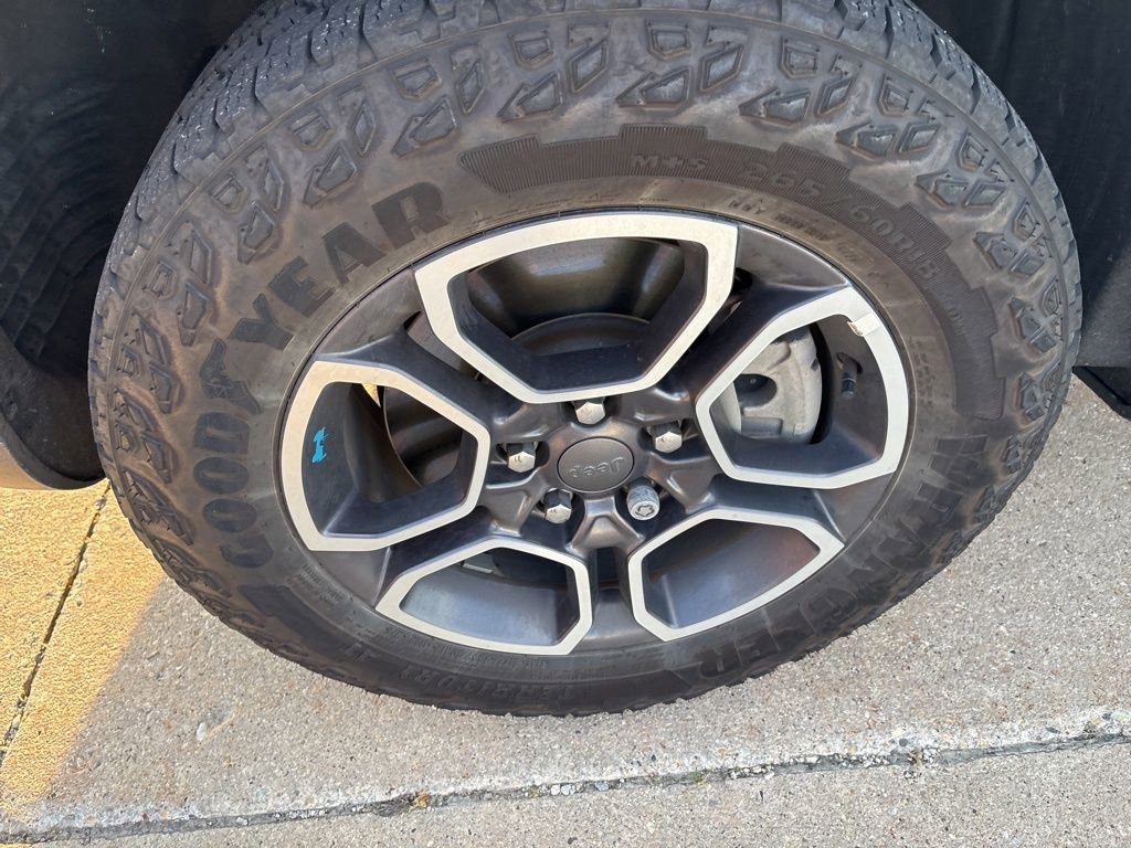 Used 2023 Jeep Grand Cherokee Trailhawk AWD/4WD image 9