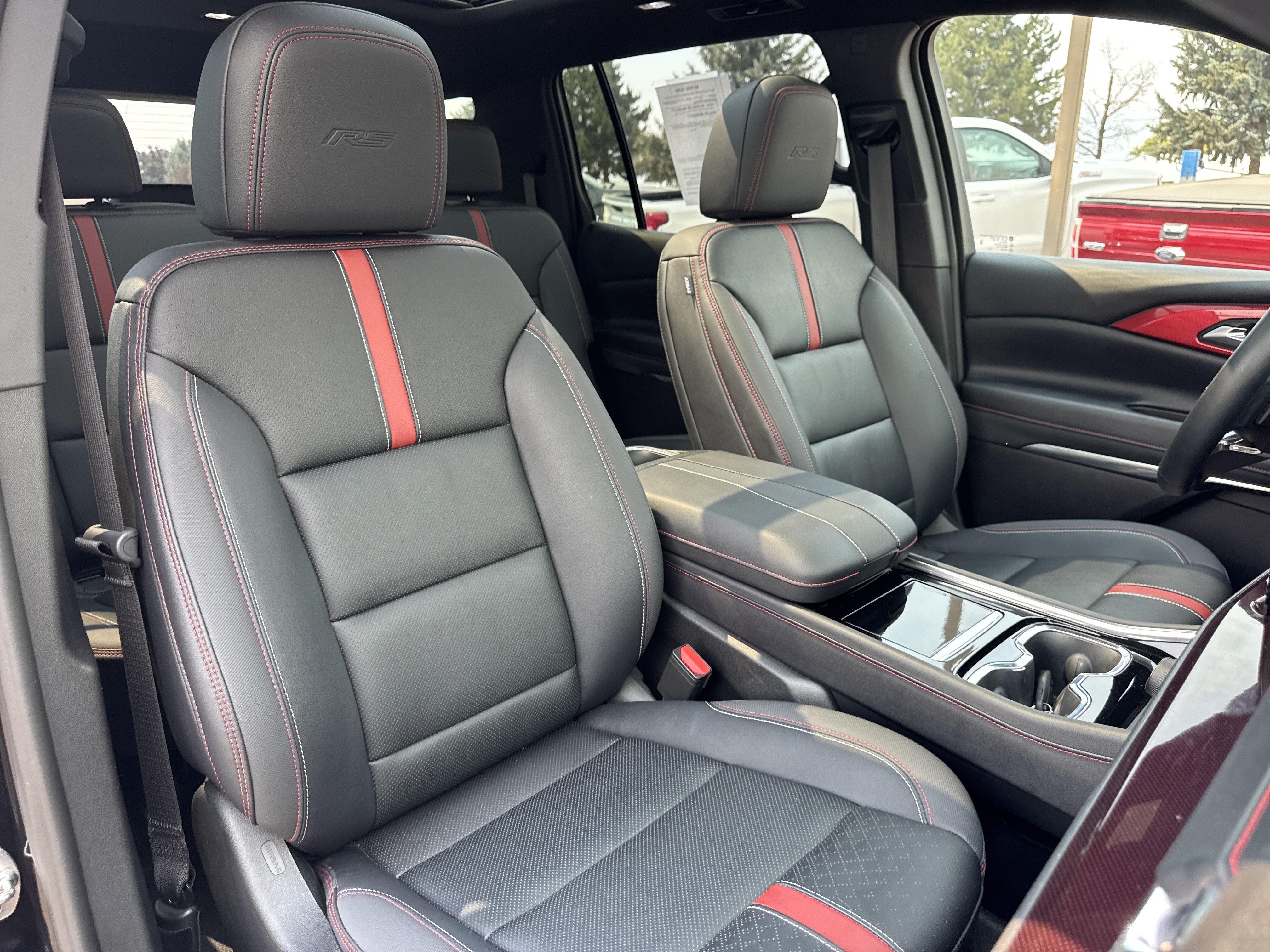 Used 2026 Chevrolet Traverse RS w/ LPO, Floor Liner Package AWD/4WD image 40