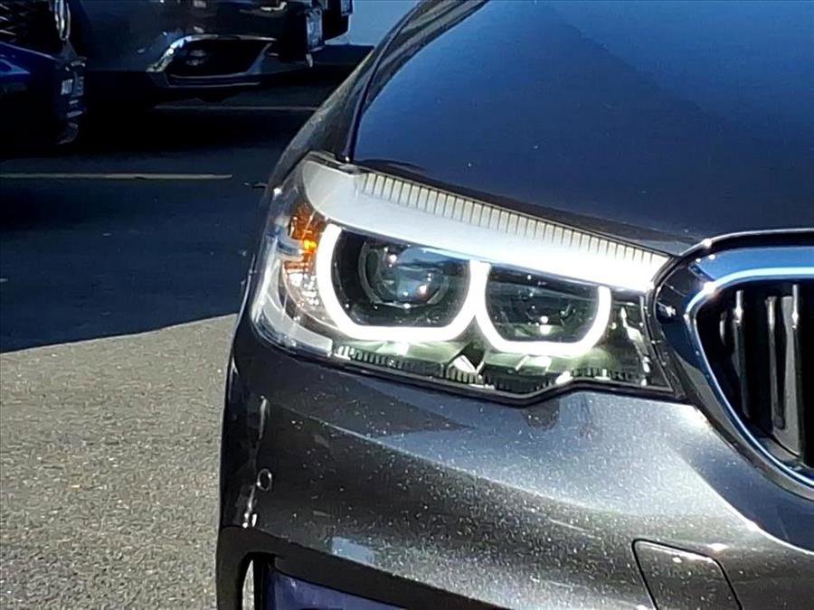 Used 2019 BMW 540i xDrive image 3