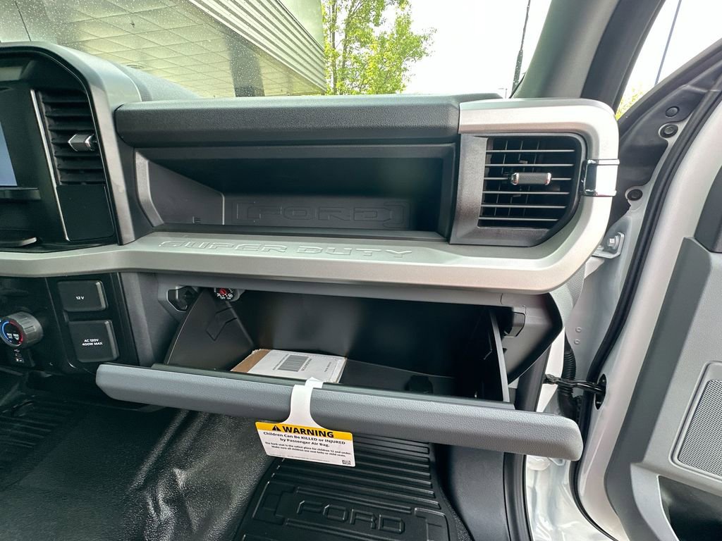 New 2025 Ford F550 4x4 Crew Cab Super Duty image 32