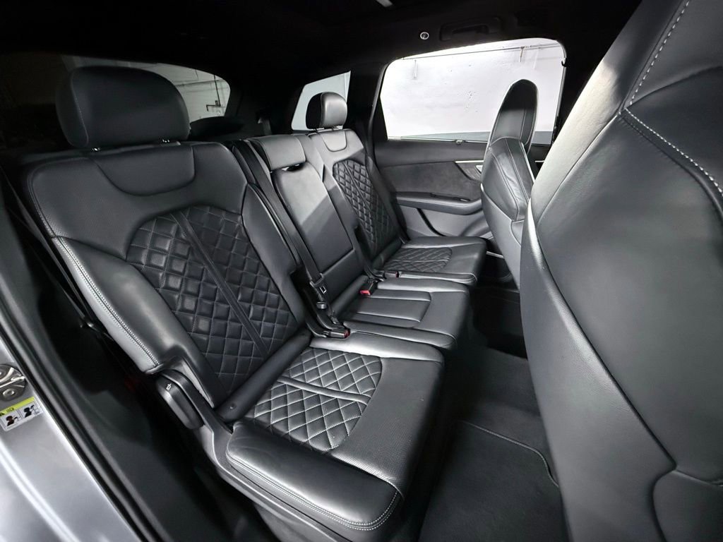 Used 2021 Audi SQ7 Premium Plus w/ Executive Package AWD/4WD image 24