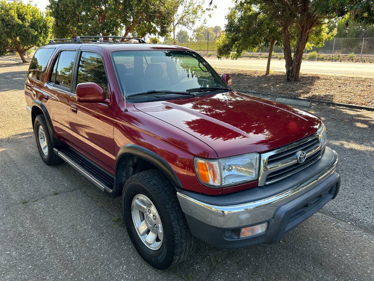 Used 2000 Toyota 4Runner SR5 w/ Upgrade Value Pkg 2 AWD/4WD image 10