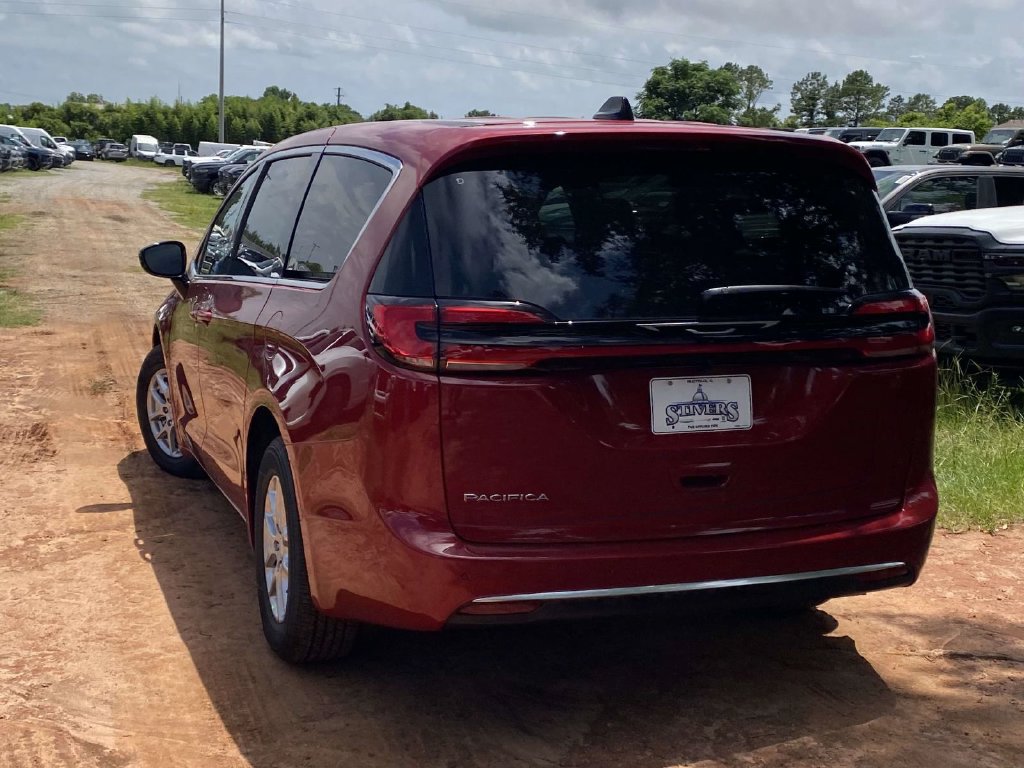 New 2027 Chrysler Pacifica Select FWD image 34