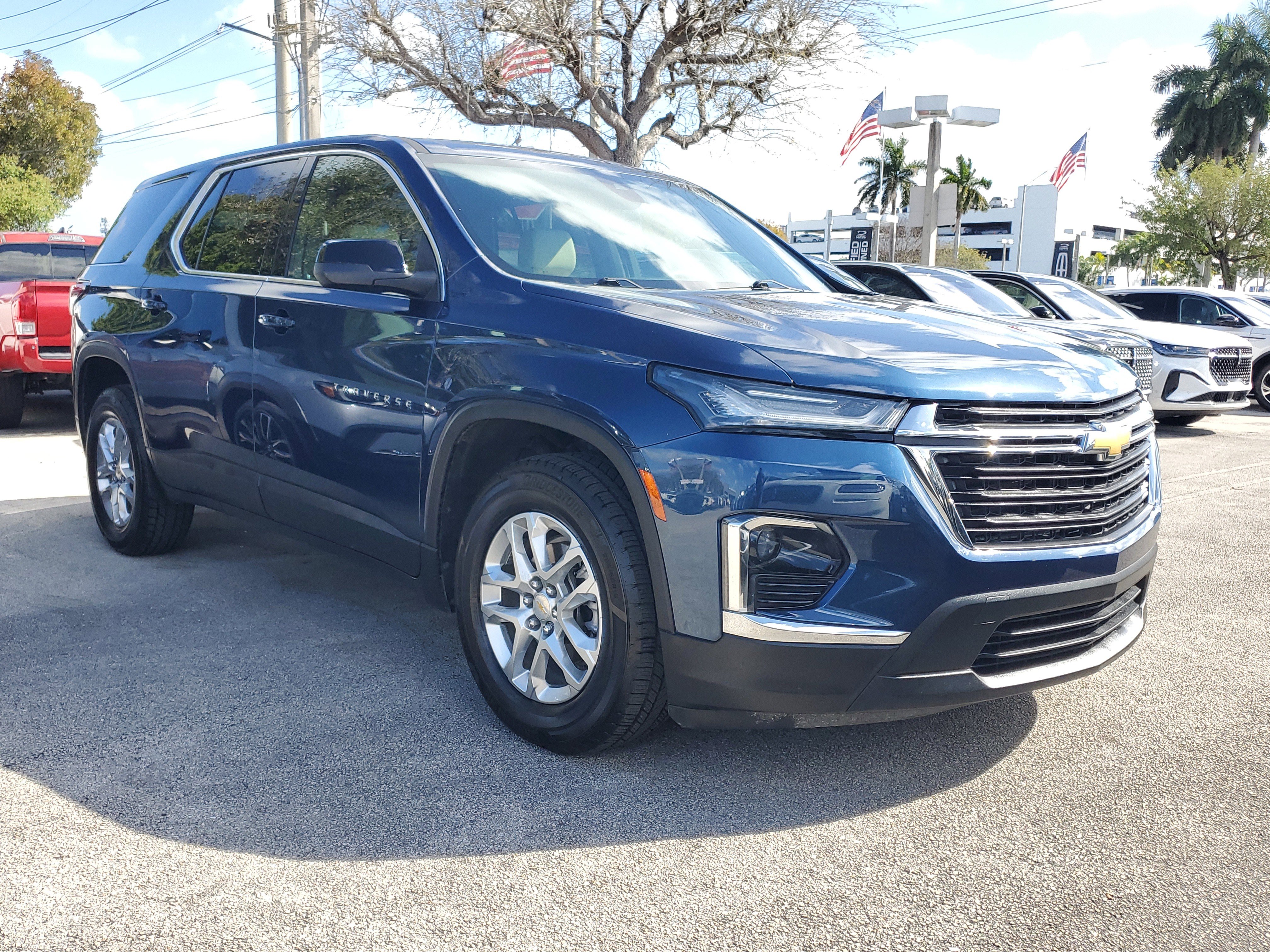 Used 2023 Chevrolet Traverse LS image 20