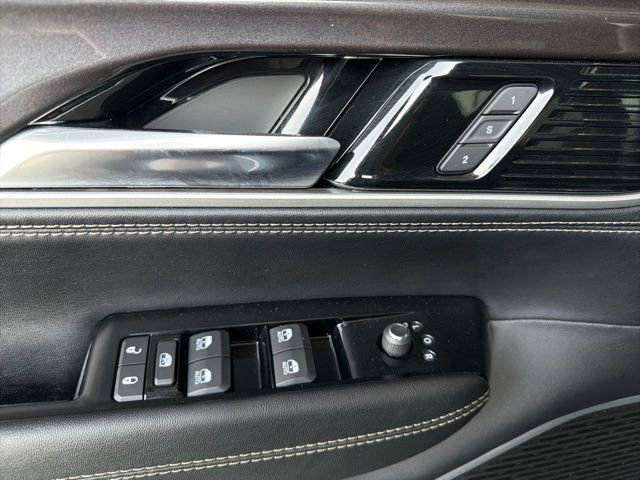 Used 2023 Jeep Wagoneer 2WD image 15