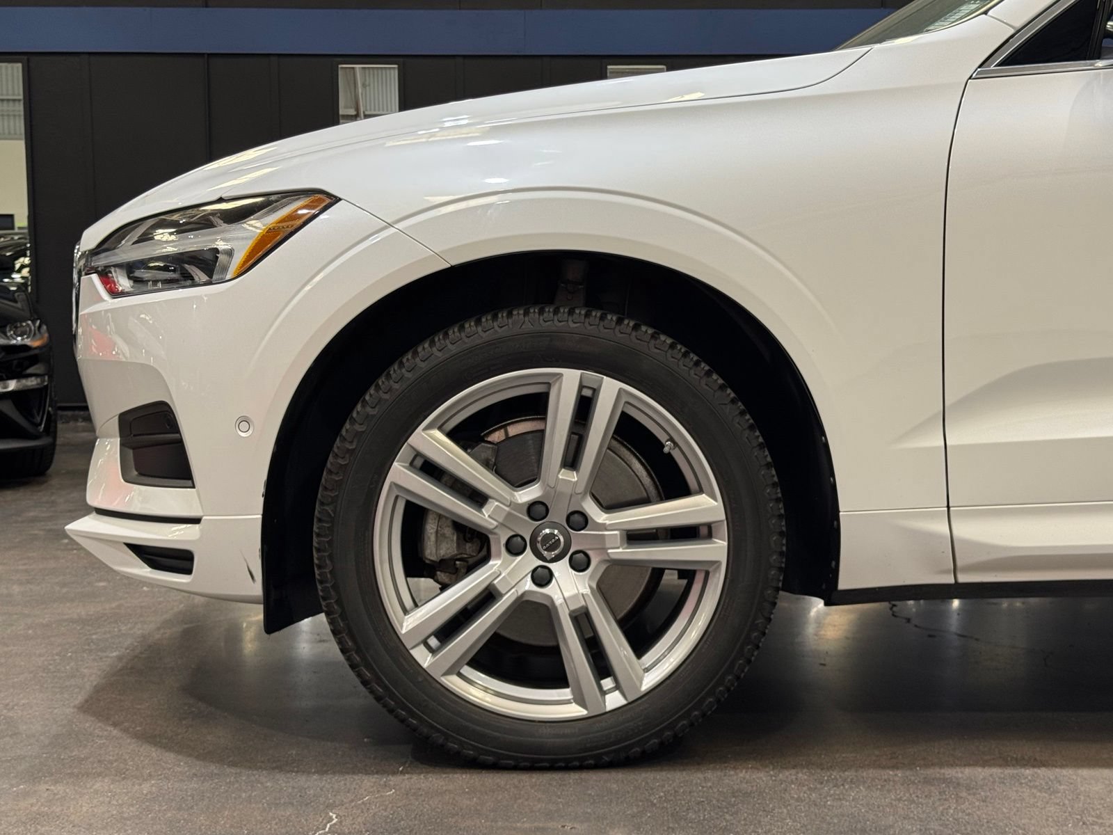 Used 2018 Volvo XC60 T6 Momentum w/ Convenience Package AWD/4WD image 8