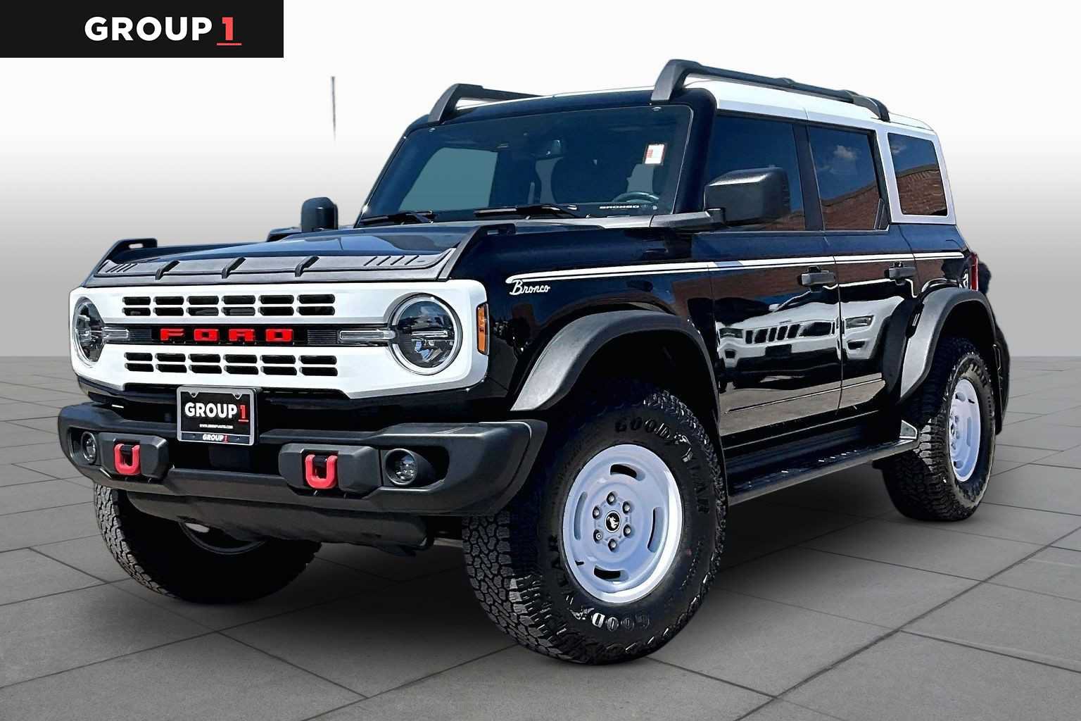Used 2025 Ford Bronco Heritage Edition AWD/4WD image 1