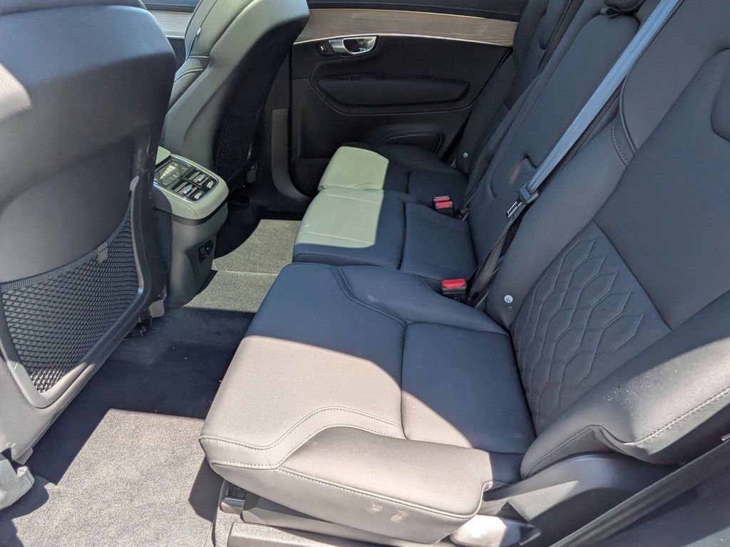 Used 2025 Volvo XC90 B6 Plus AWD/4WD image 21