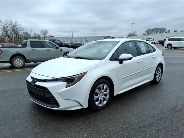 Certified 2024 Toyota Corolla LE image 3