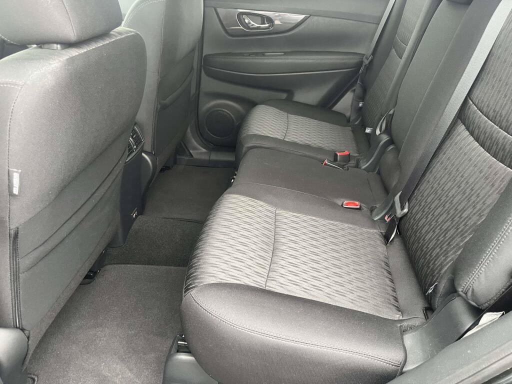 Used 2020 Nissan Rogue SV w/ Premium Package AWD/4WD image 18