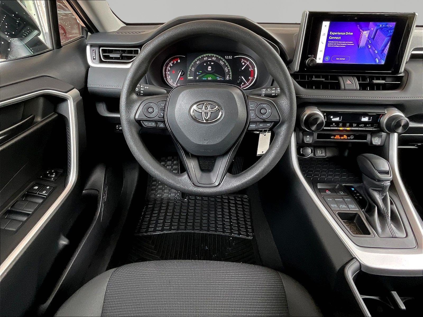 Used 2023 Toyota RAV4 LE AWD/4WD image 8