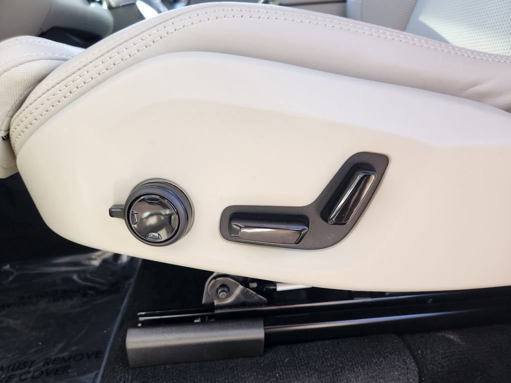 New 2026 Volvo XC90 T8 Ultra w/ Protection Package Premier image 13