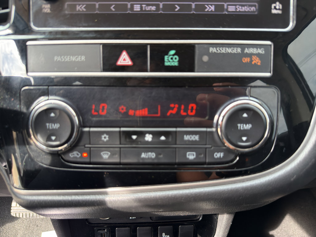 Used 2019 Mitsubishi Outlander ES AWD/4WD image 21