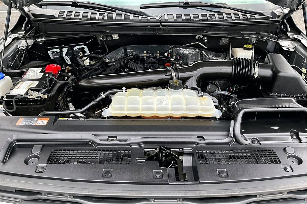 Used 2024 Ford Expedition Max XLT image 15