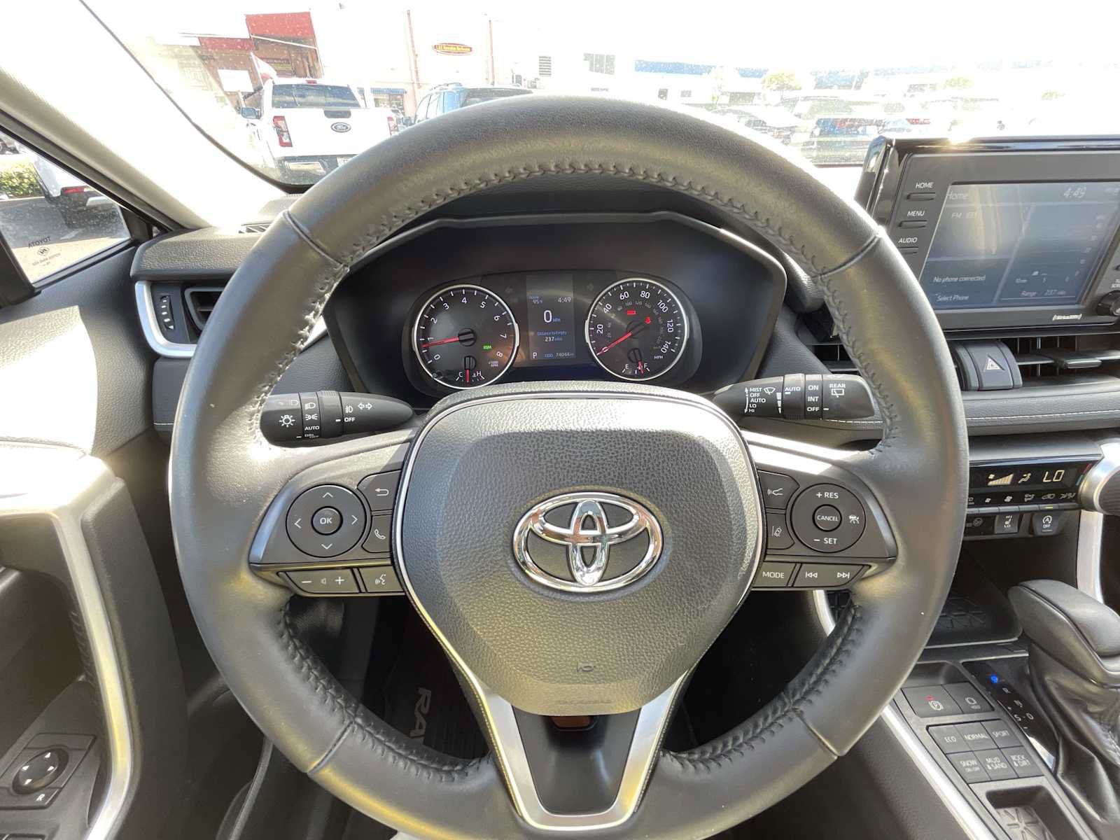 Used 2020 Toyota RAV4 XLE w/ Convenience Package AWD/4WD image 11