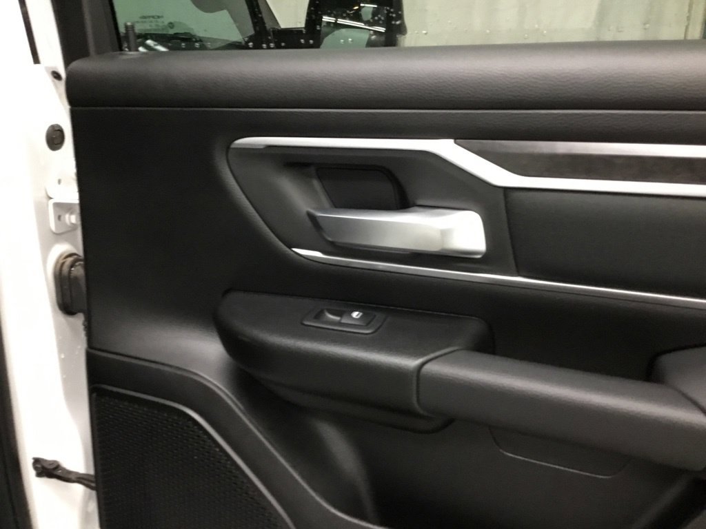Used 2023 RAM 1500 Big Horn AWD/4WD image 18