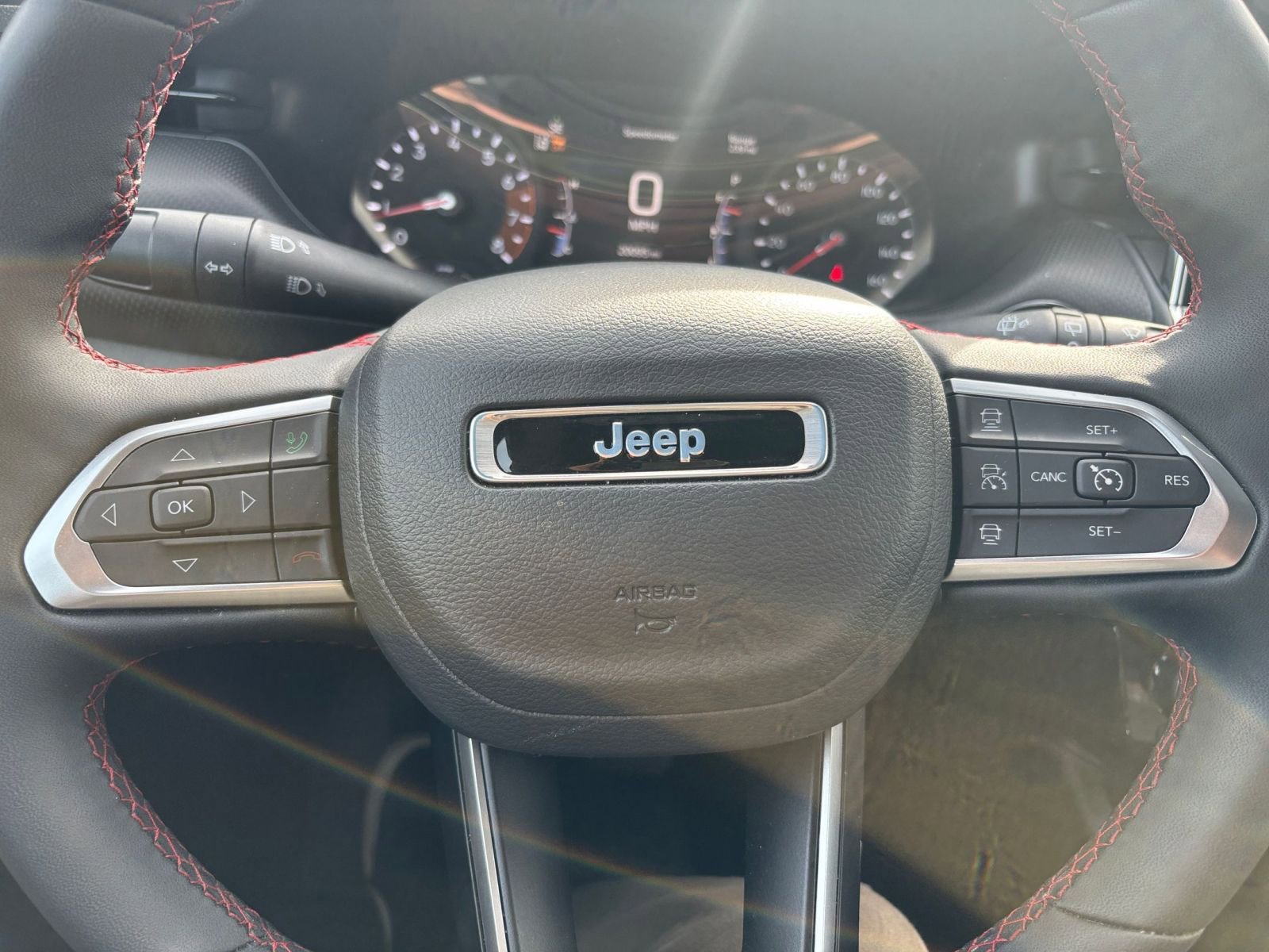 Used 2025 Jeep Compass Trailhawk image 25