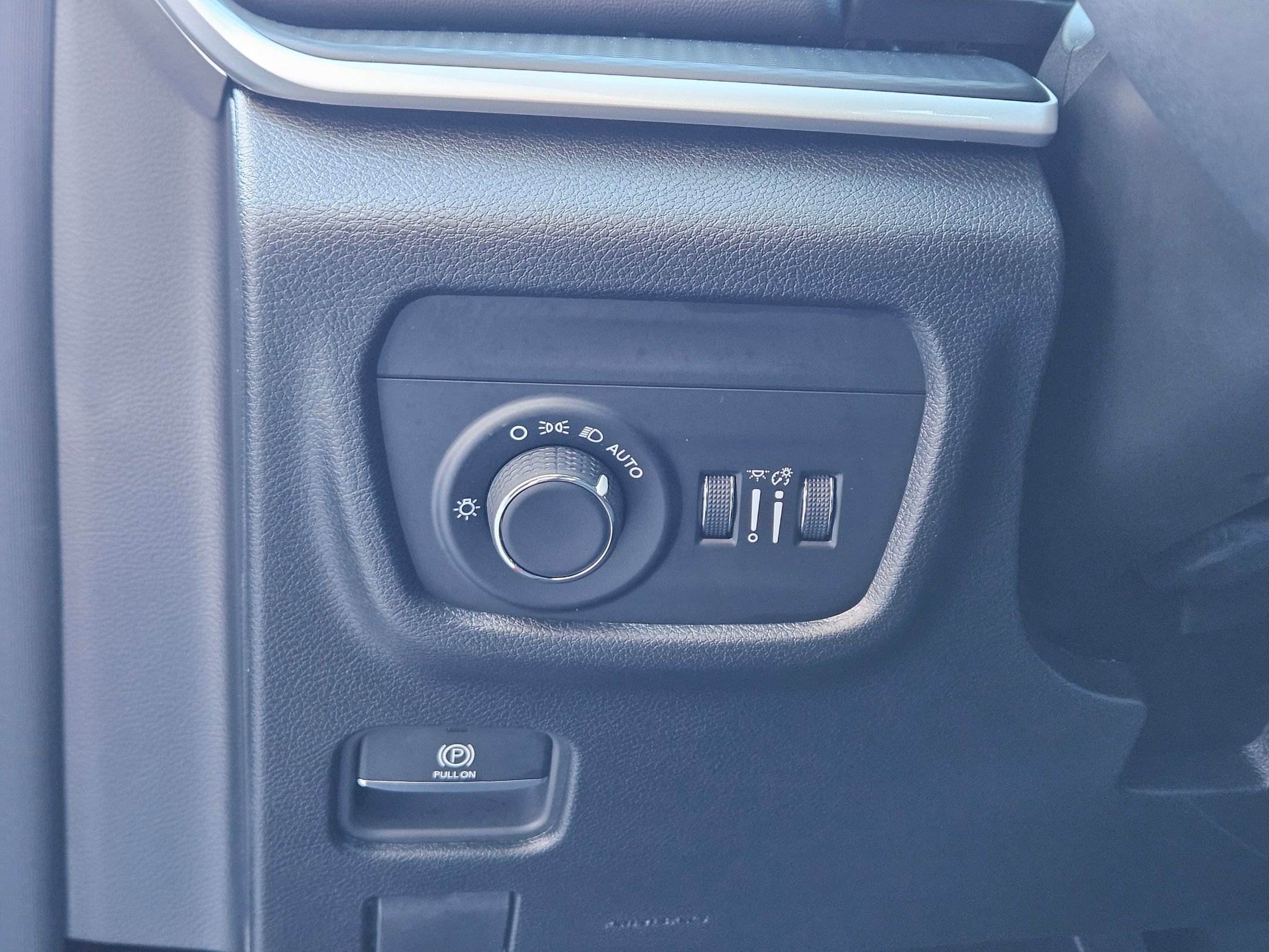 Used 2025 Jeep Grand Cherokee Laredo X w/ Luxury Tech Group I image 20