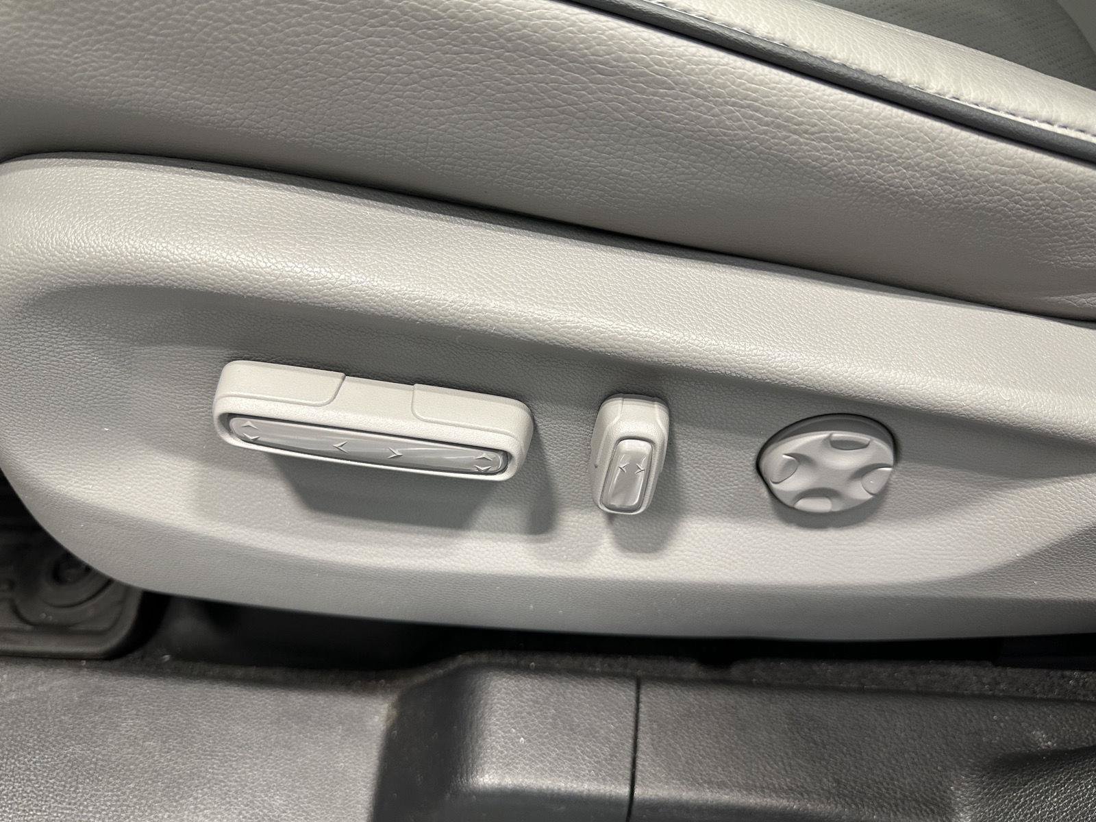 Certified 2024 Honda Odyssey Elite image 17