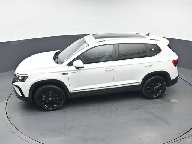 Used 2022 Volkswagen Taos SE w/ Panoramic Sunroof Package AWD/4WD image 34