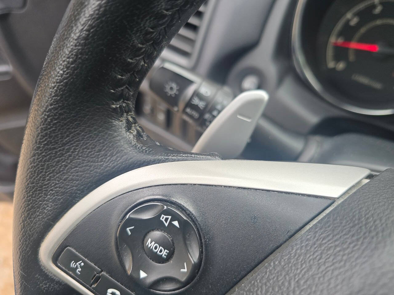 Used 2014 Mitsubishi Outlander Sport SE FWD image 26