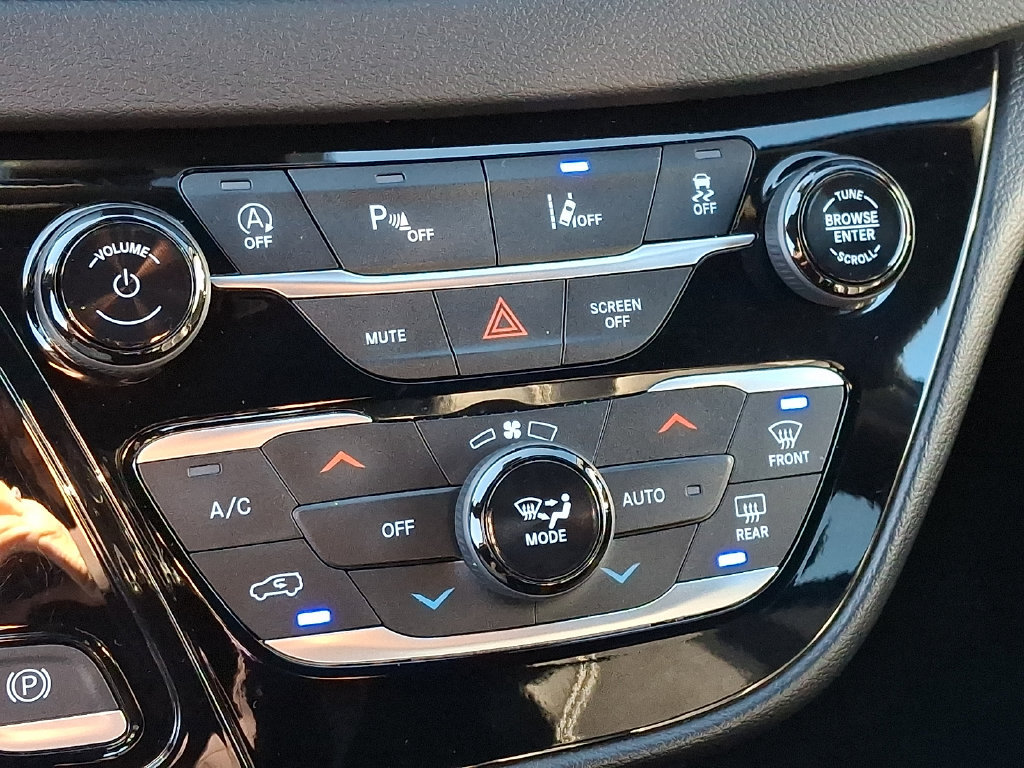 Certified 2026 Chrysler Pacifica Select FWD image 21