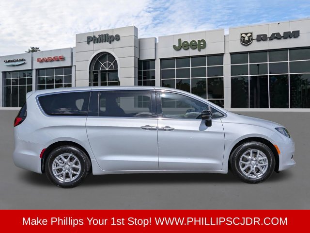 Certified 2026 Chrysler Voyager LX FWD image 2