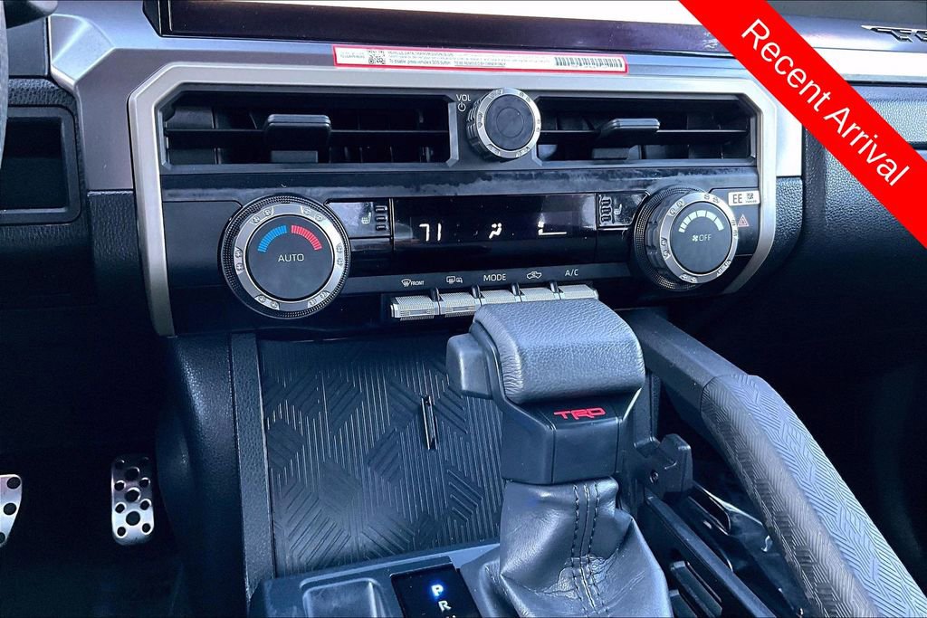 Used 2025 Toyota Tacoma TRD Sport AWD/4WD image 16