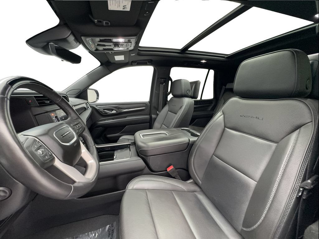 Used 2024 GMC Yukon Denali w/ Advanced Technology Package AWD/4WD image 19
