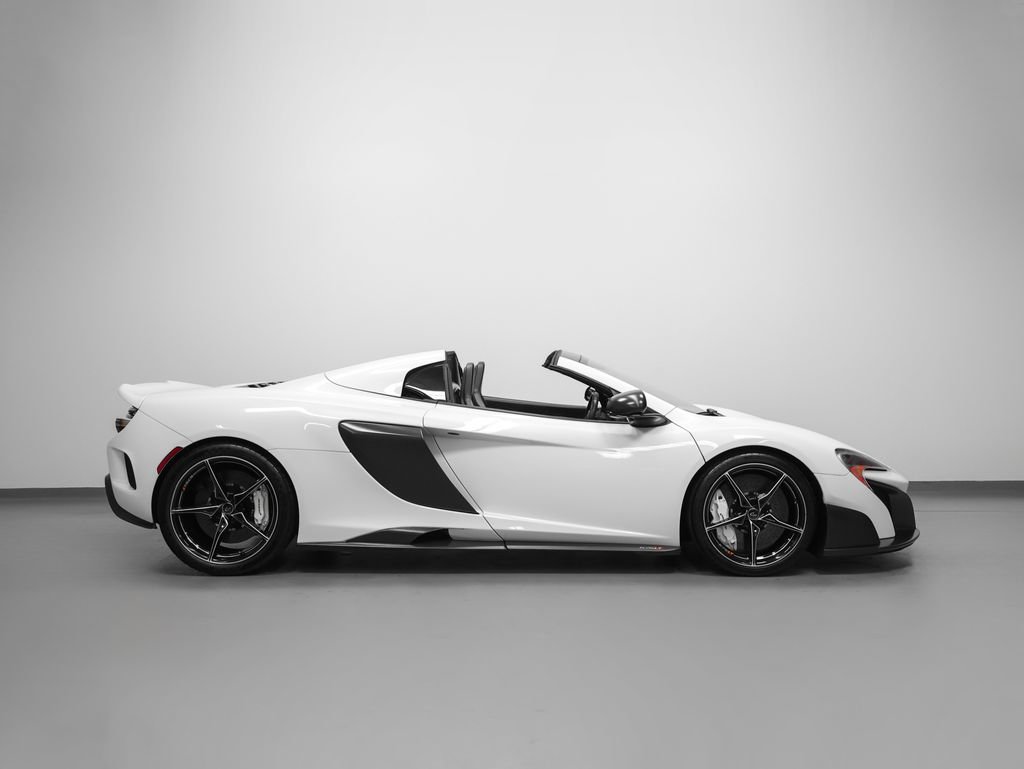 Used 2016 McLaren 675LT Spider RWD image 9