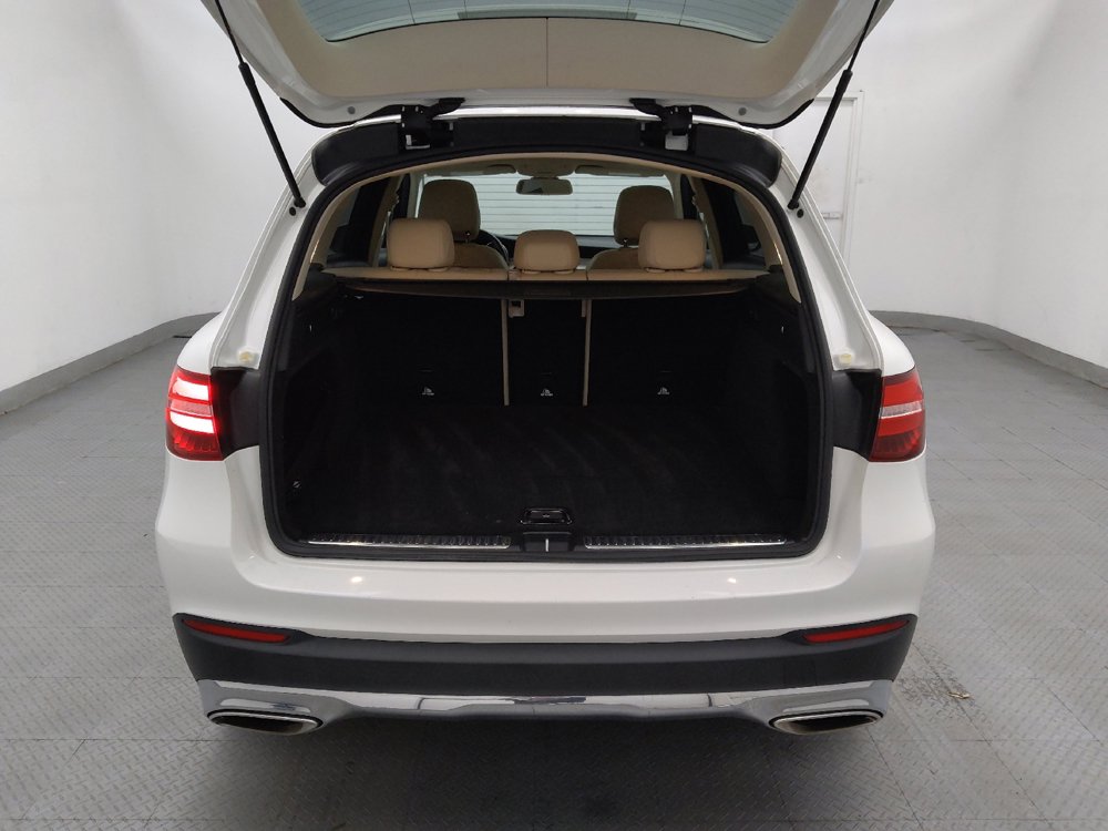 Used 2019 Mercedes-Benz GLC 300 w/ Premium Package image 29
