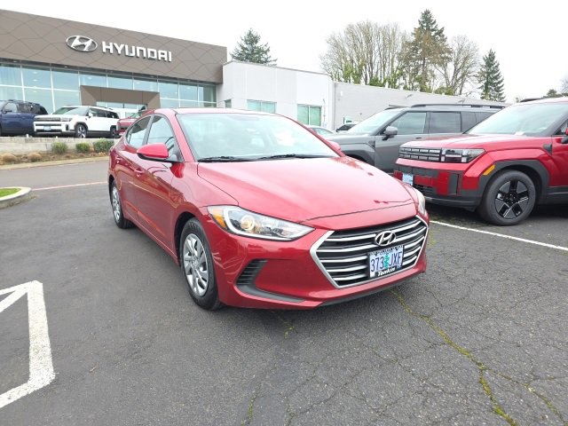 Used 2017 Hyundai Elantra SE image 2