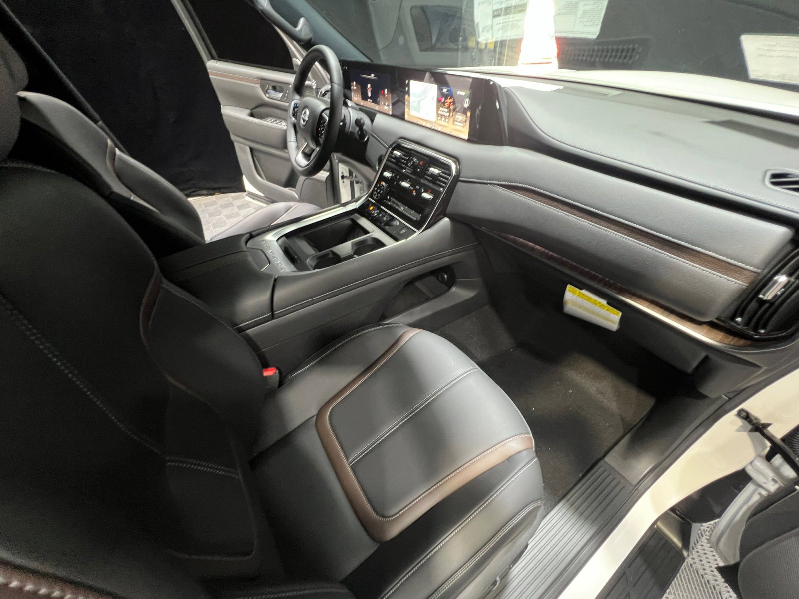 New 2026 Nissan Armada SL w/ Captain's Chari Seat Package image 21