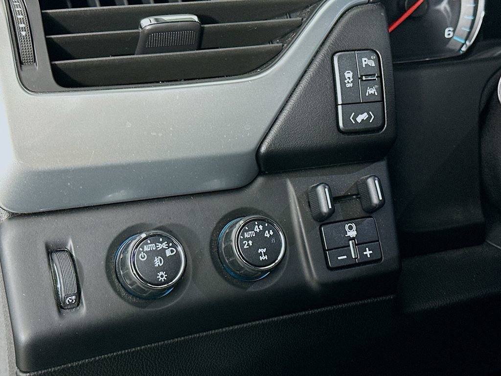 Used 2016 Chevrolet Tahoe LTZ AWD/4WD image 15