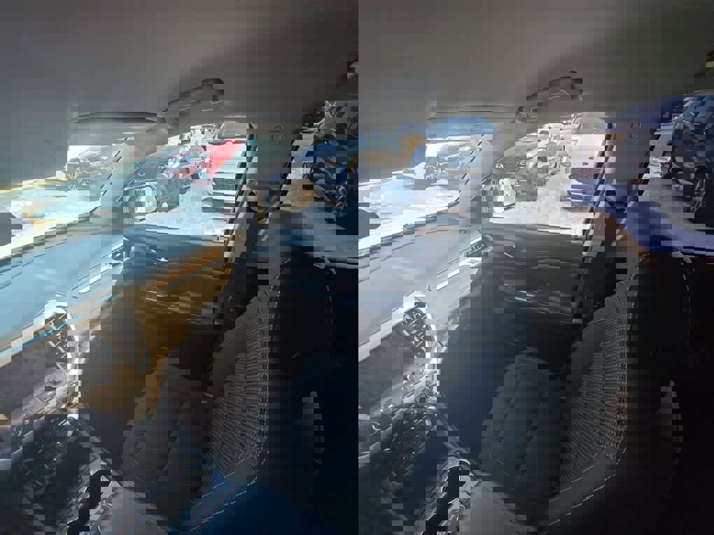 Used 2023 GMC Acadia SLE w/ Driver Convenience Package image 14