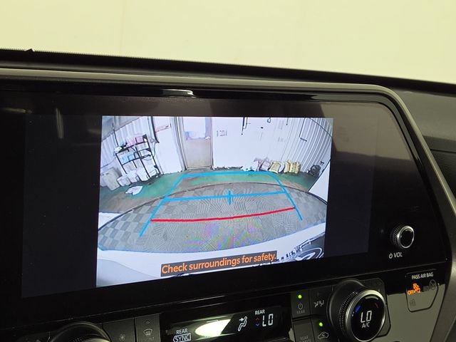 Used 2024 Toyota Highlander XLE AWD/4WD image 20