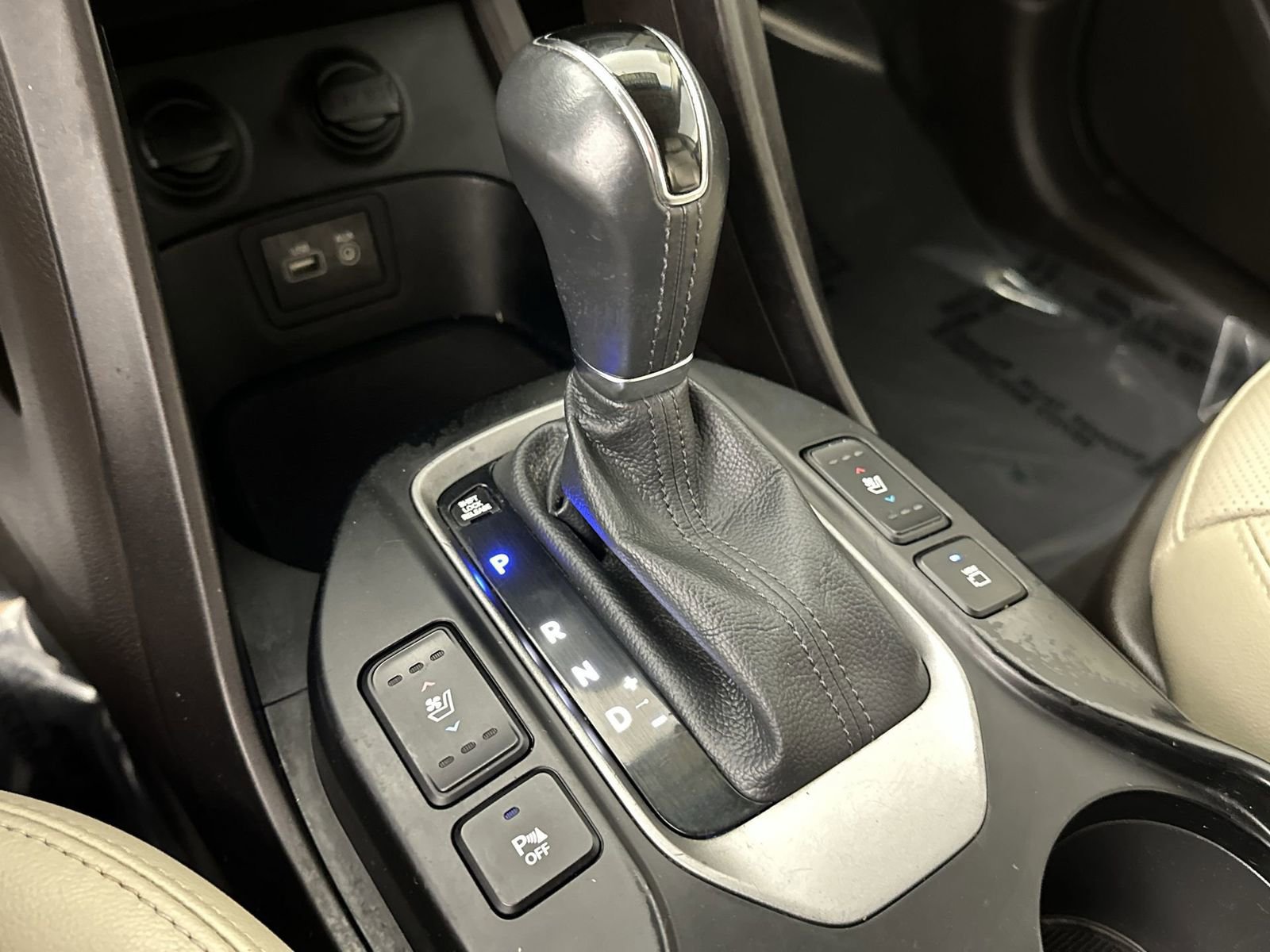 Used 2017 Hyundai Santa Fe Sport w/ 2.4L Tech Package 04 image 24