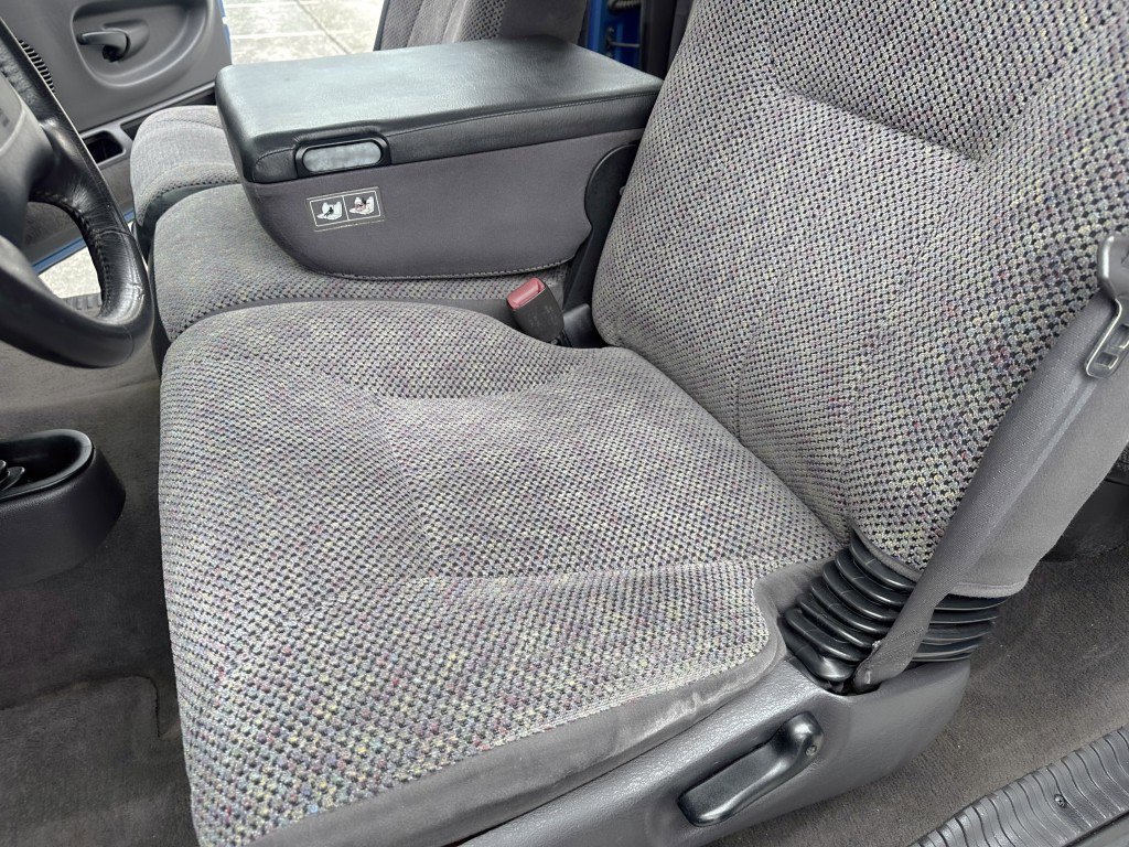 Used 2000 Dodge Ram 1500 Truck ST image 19