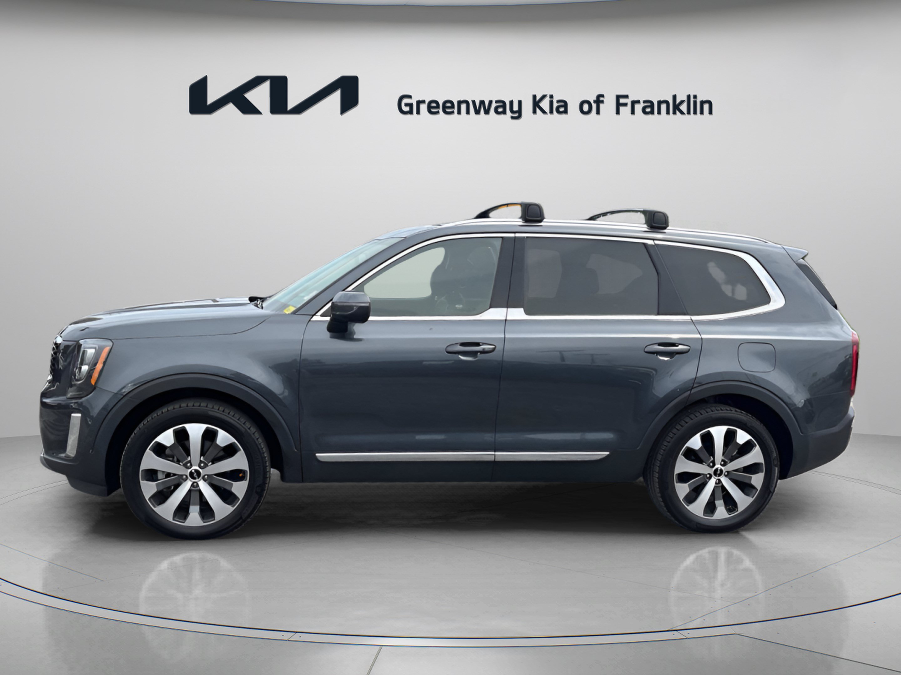 Used 2022 Kia Telluride EX w/ EX Premium Package FWD image 4