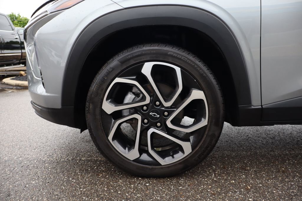Used 2024 Chevrolet Trax RS w/ Driver Confidence Package FWD image 24