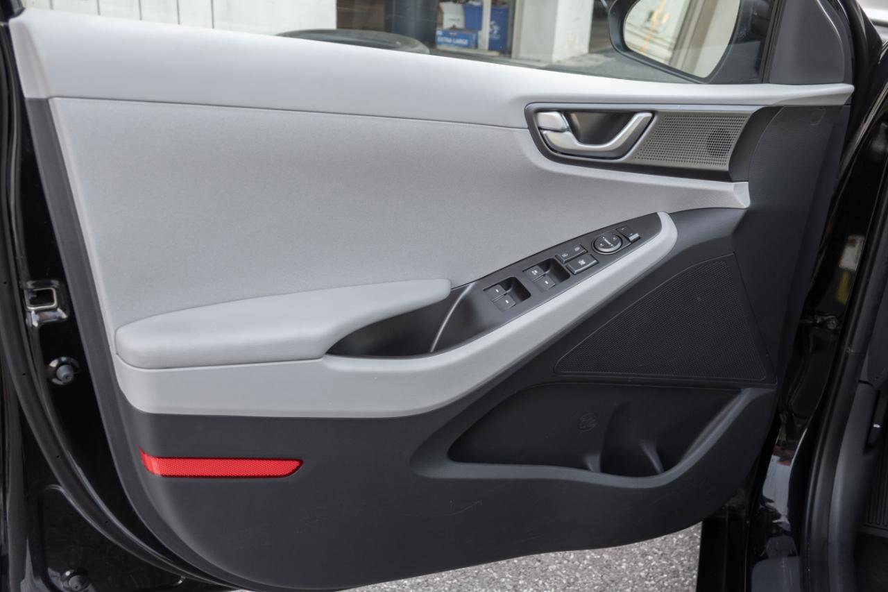 Used 2020 Hyundai Ioniq Blue FWD image 12