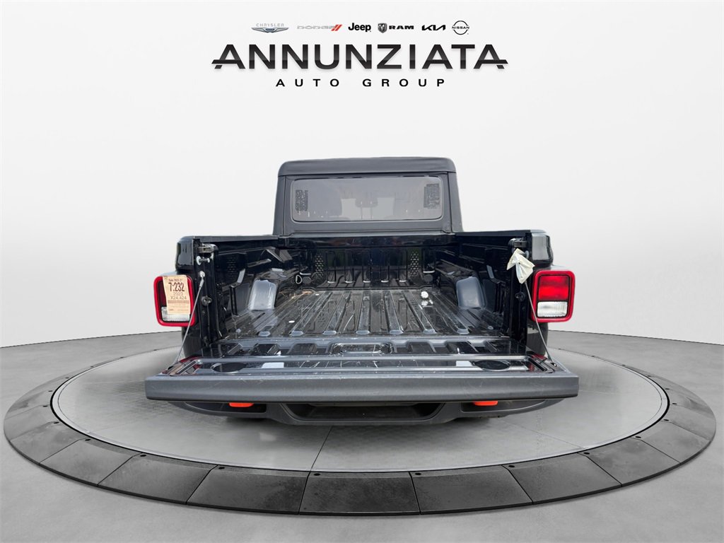 Certified 2023 Jeep Gladiator Mojave image 18